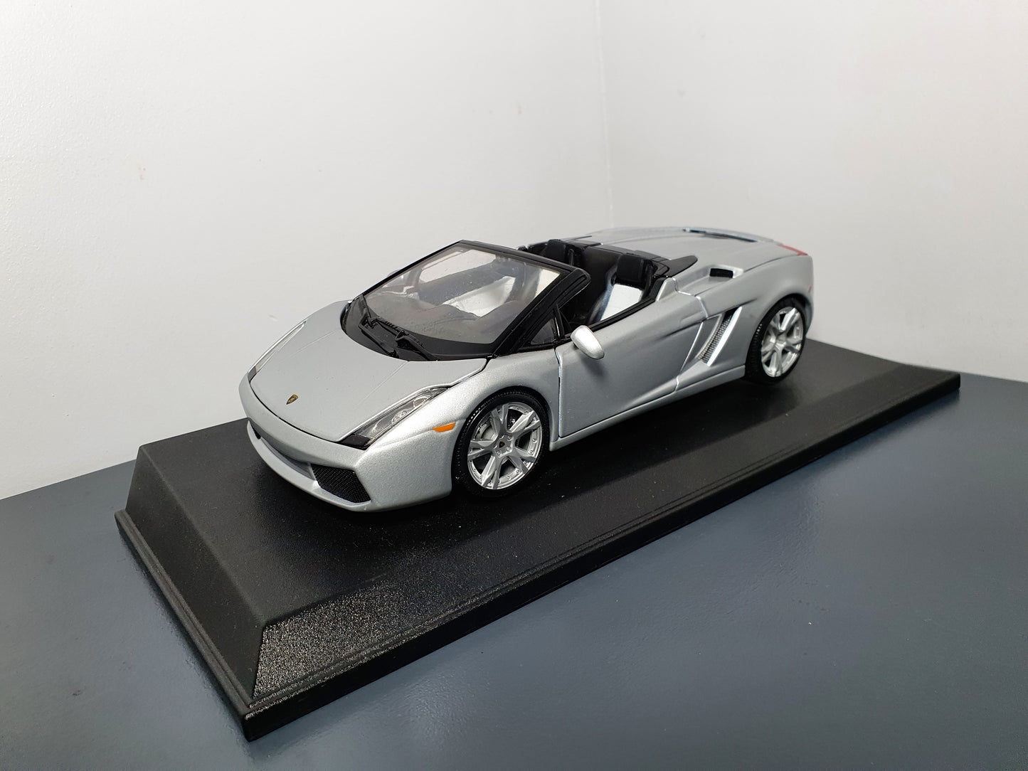 1:18 Lamborghini Gallardo Spyder ~ Maisto ~ Grigio Thalasso