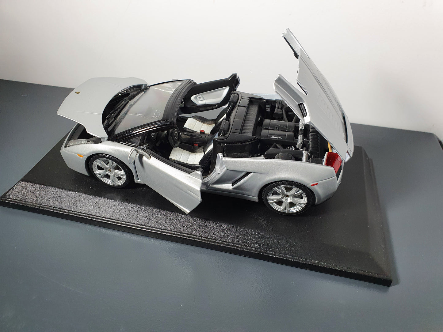 1:18 Lamborghini Gallardo Spyder ~ Maisto ~ Grigio Thalasso