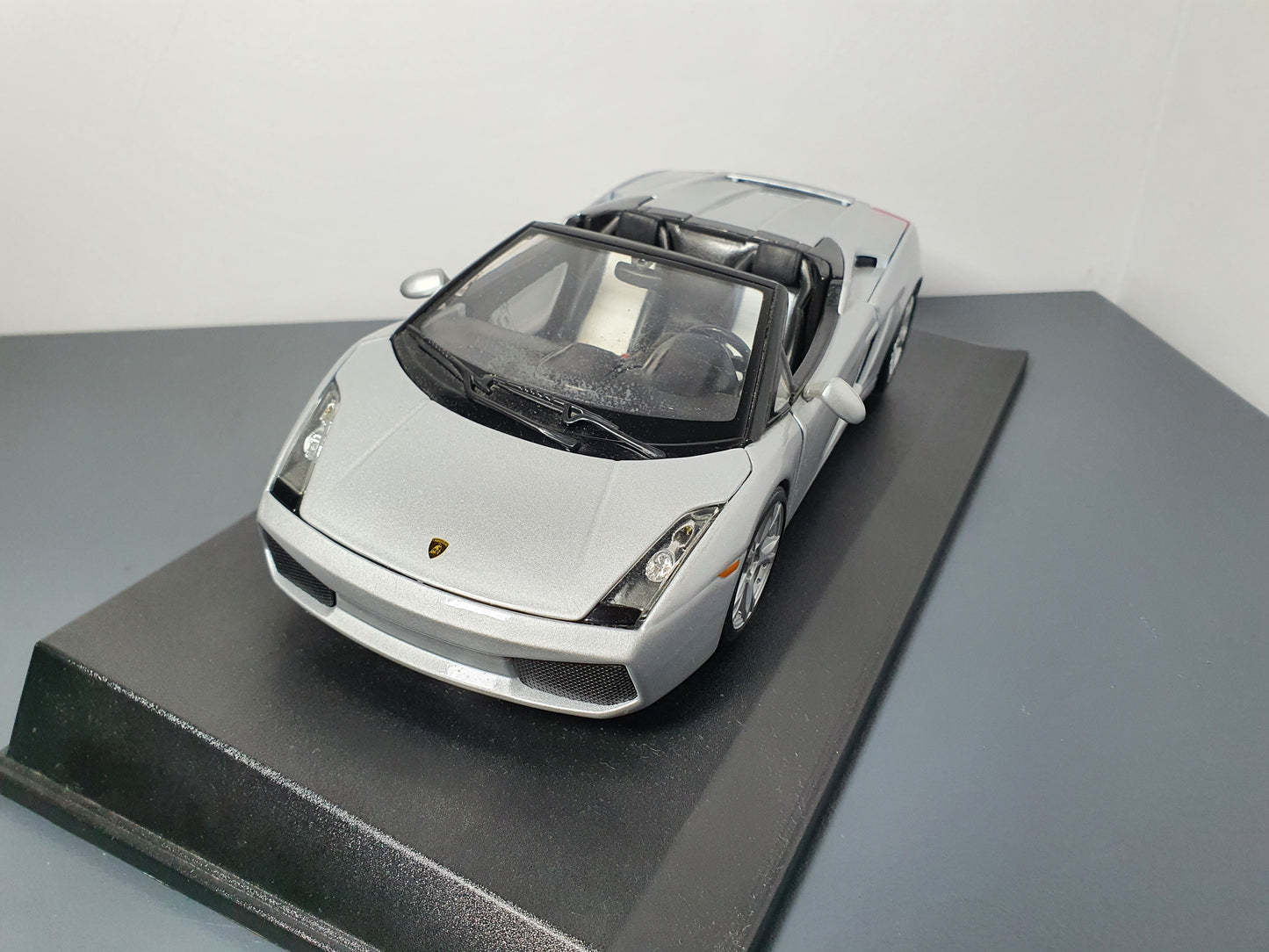 1:18 Lamborghini Gallardo Spyder ~ Maisto ~ Grigio Thalasso
