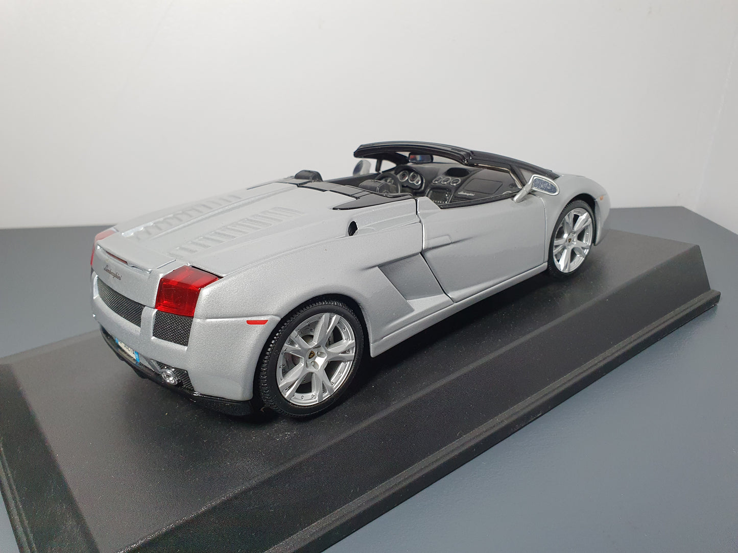 1:18 Lamborghini Gallardo Spyder ~ Maisto ~ Grigio Thalasso
