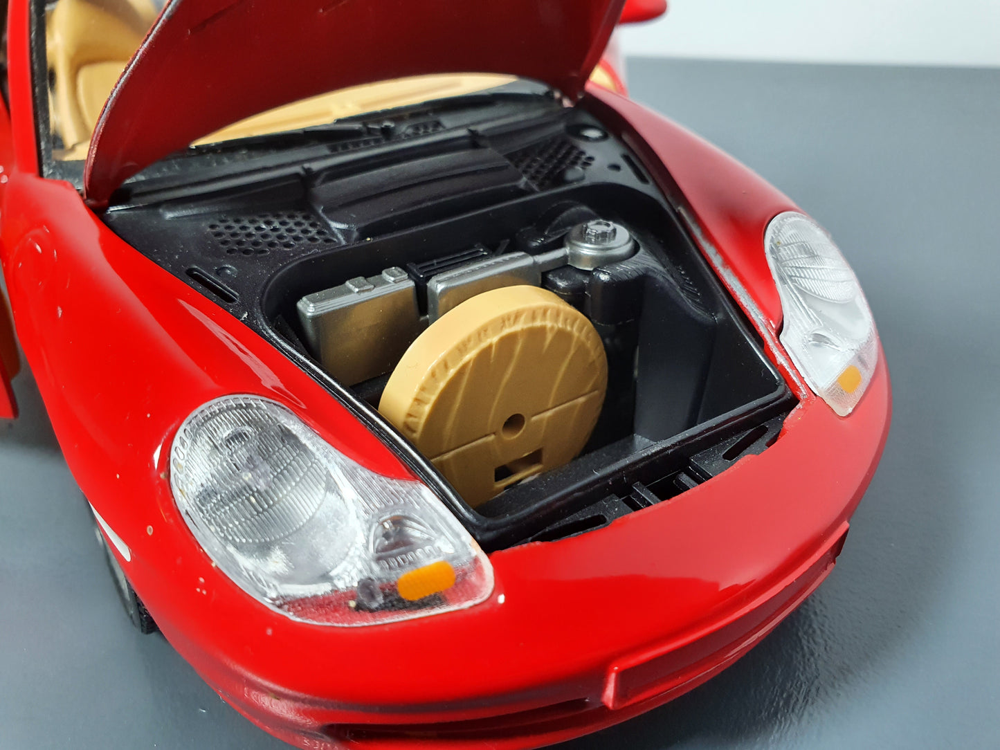 1:18 Porsche 911 Carrera 4S 996 ~ Bburago ~ Guards Red