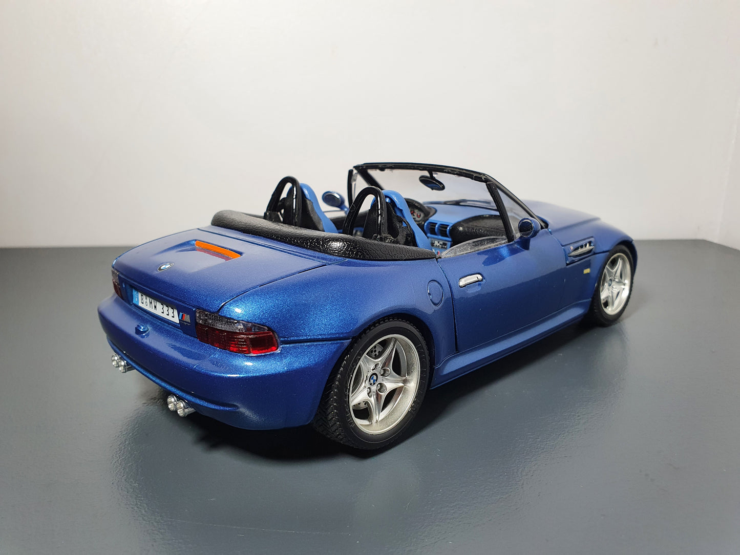 1:18 BMW Z3 M Roadster ~ Bburago ~ Estoril Blue Metallic