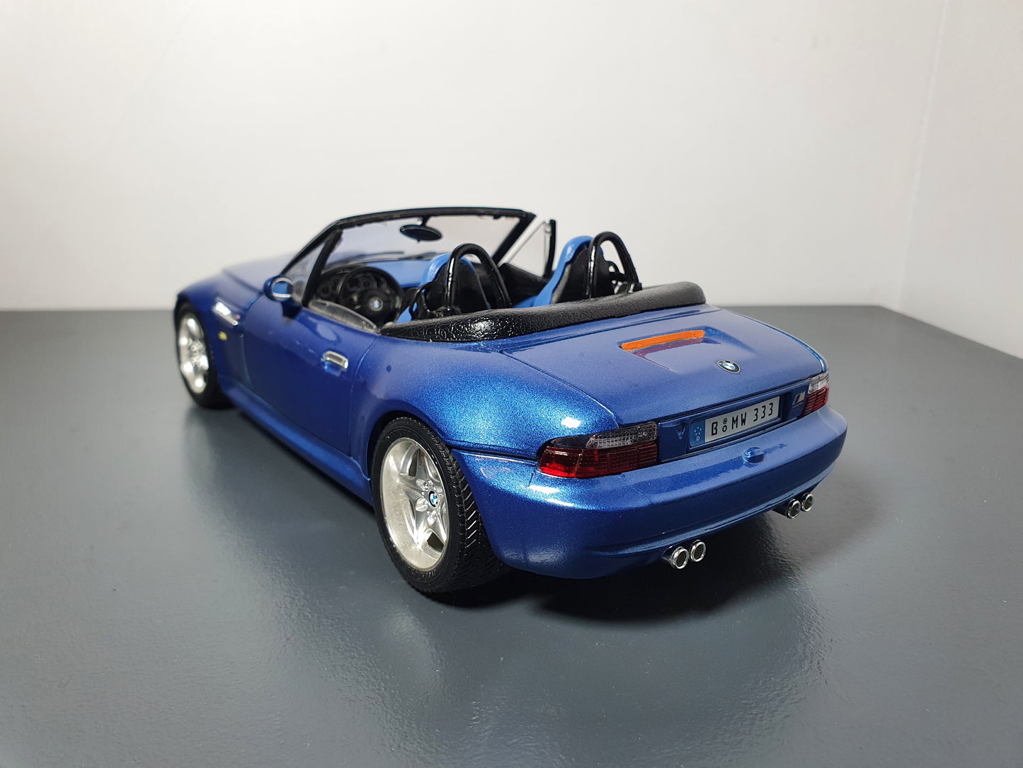 1:18 BMW Z3 M Roadster ~ Bburago ~ Estoril Blue Metallic