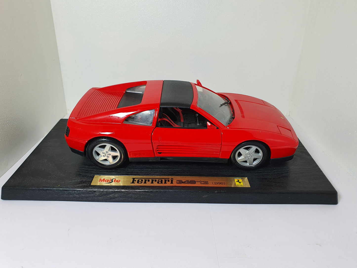 1:18 Ferrari 348 TS ~ Maisto ~ Rosso Corsa
