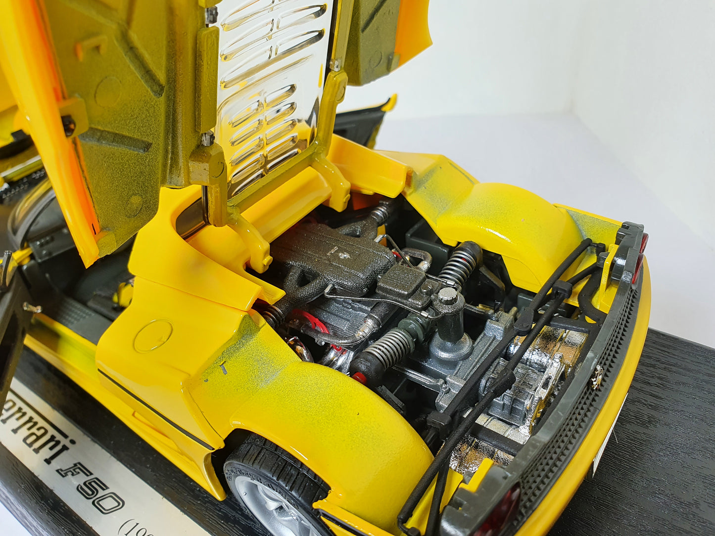1:18 Ferrari F50 1995 ~ Yellow ~ Maisto (Shell Collezione)