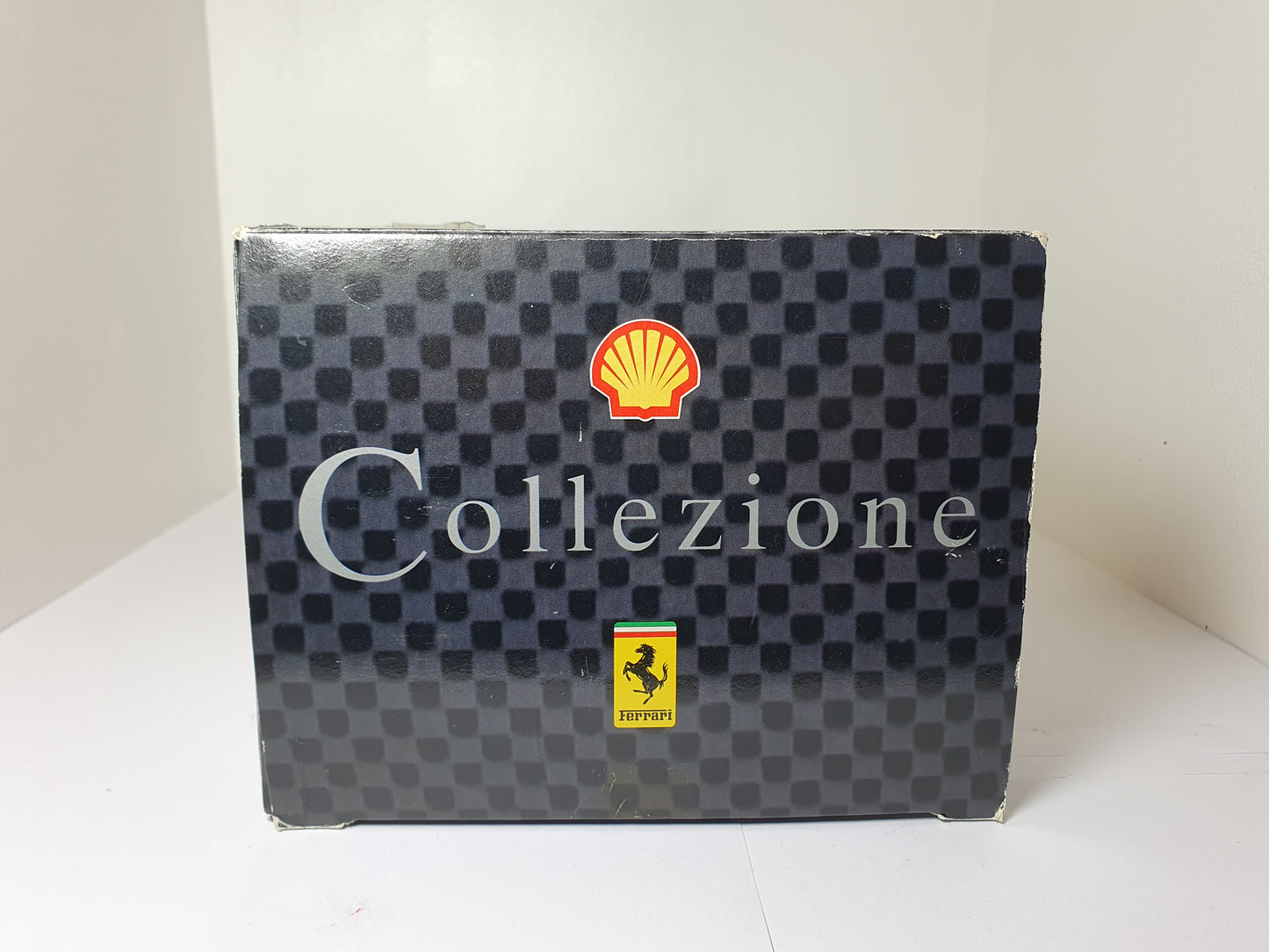 1:18 Ferrari F50 1995 ~ Yellow ~ Maisto (Shell Collezione)