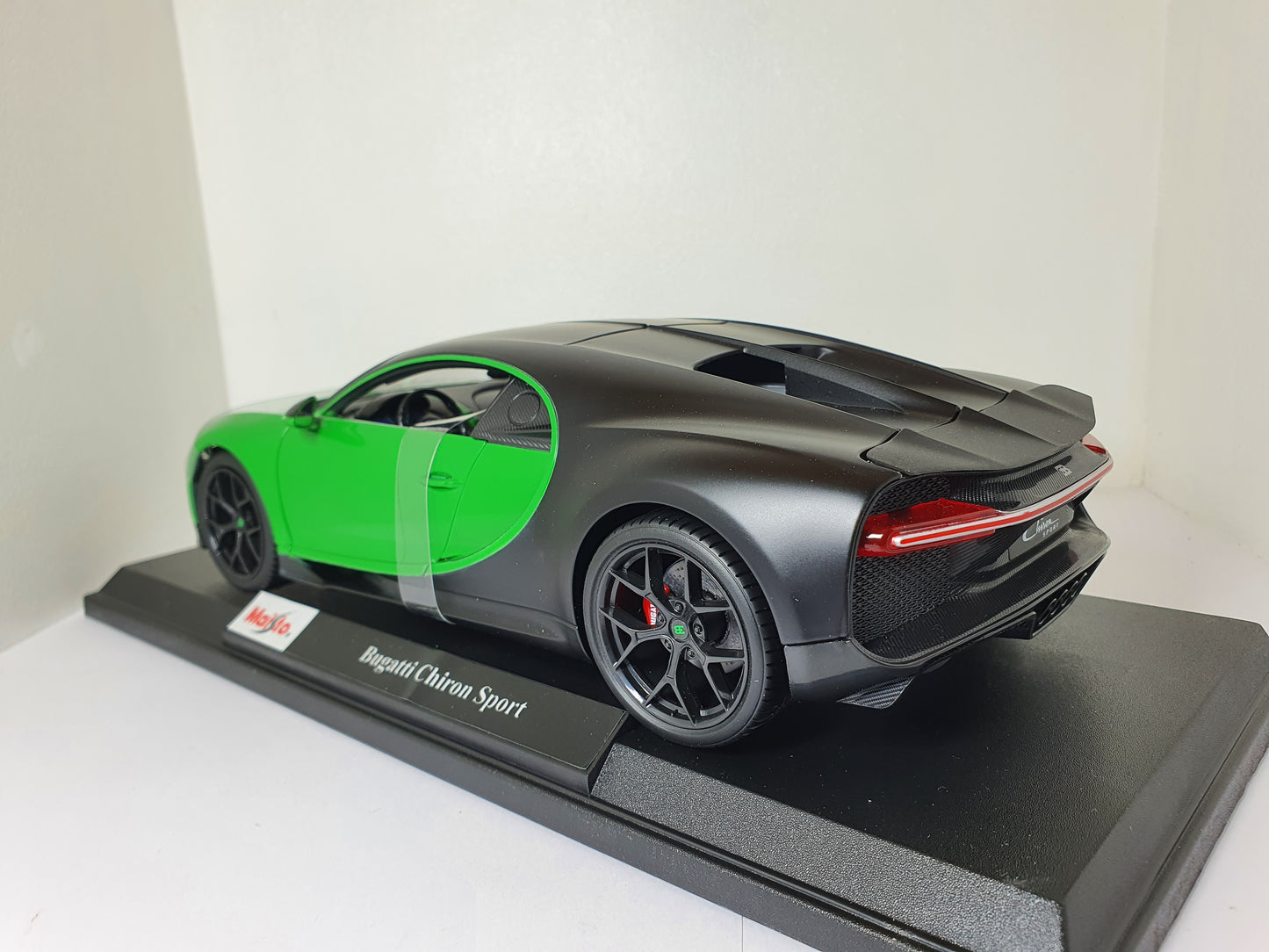 1:18 Bugatti Chiron Sport ~ Maisto ~ Green