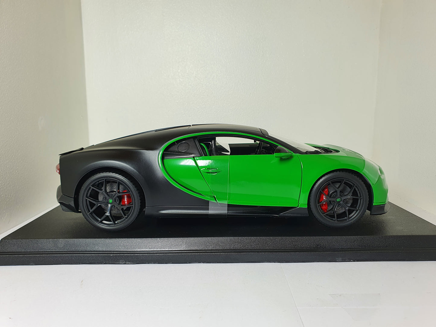 1:18 Bugatti Chiron Sport ~ Maisto ~ Green