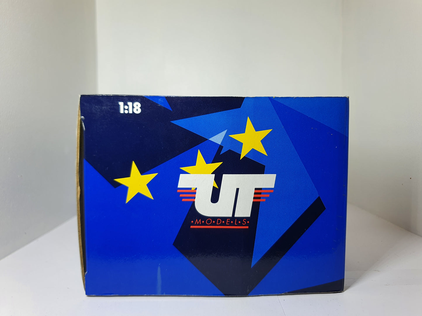 1:18 Ford Escort RS Cosworth ~ UT Models ~ Red