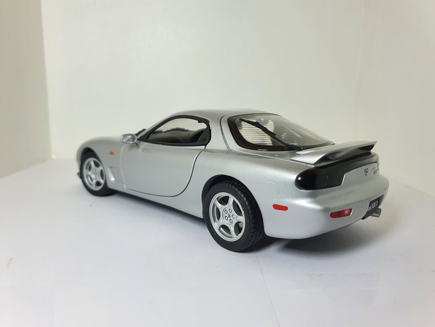 1:18 Mazda RX-7 FD 1993 ~ Kyosho ~ Silver
