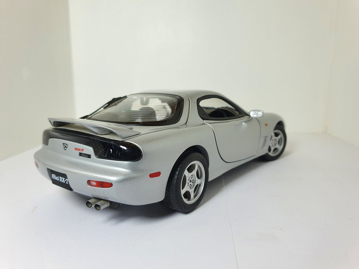 1:18 Mazda RX-7 FD 1993 ~ Kyosho ~ Silver