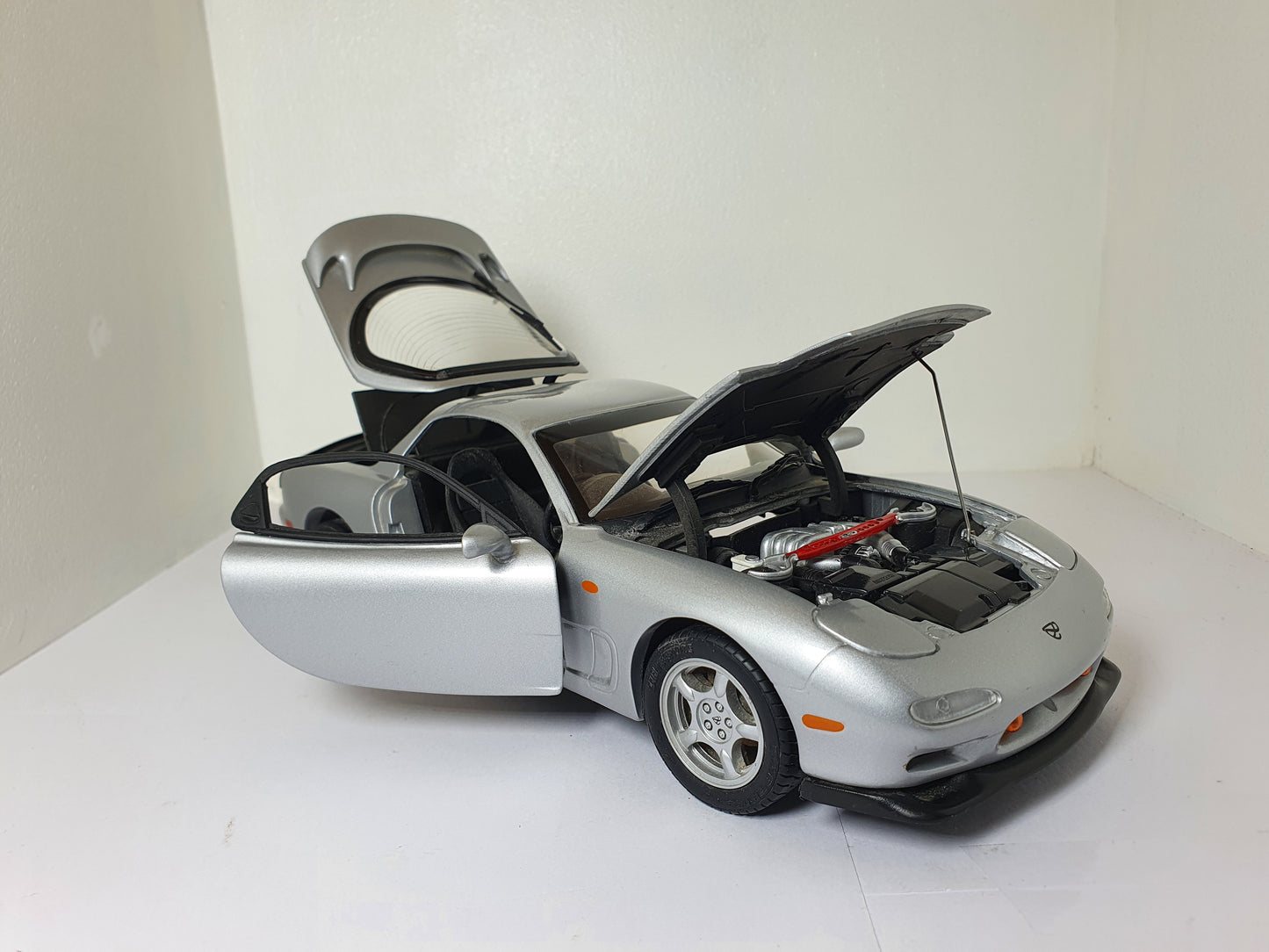 1:18 Mazda RX-7 FD 1993 ~ Kyosho ~ Silver