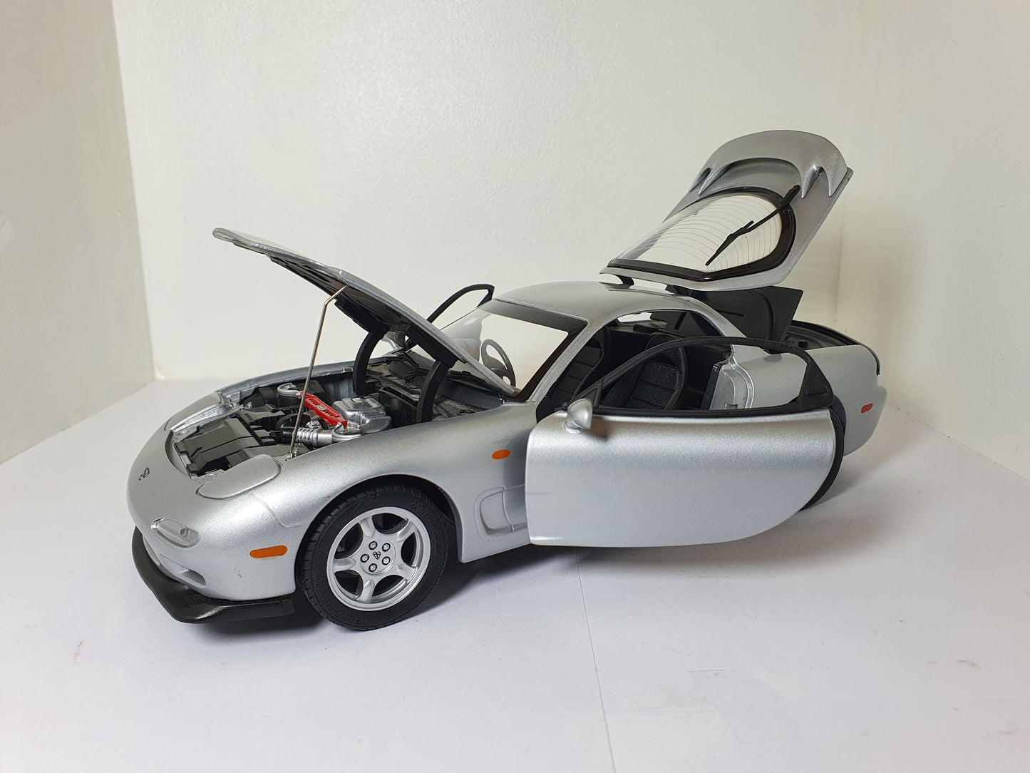 1:18 Mazda RX-7 FD 1993 ~ Kyosho ~ Silver