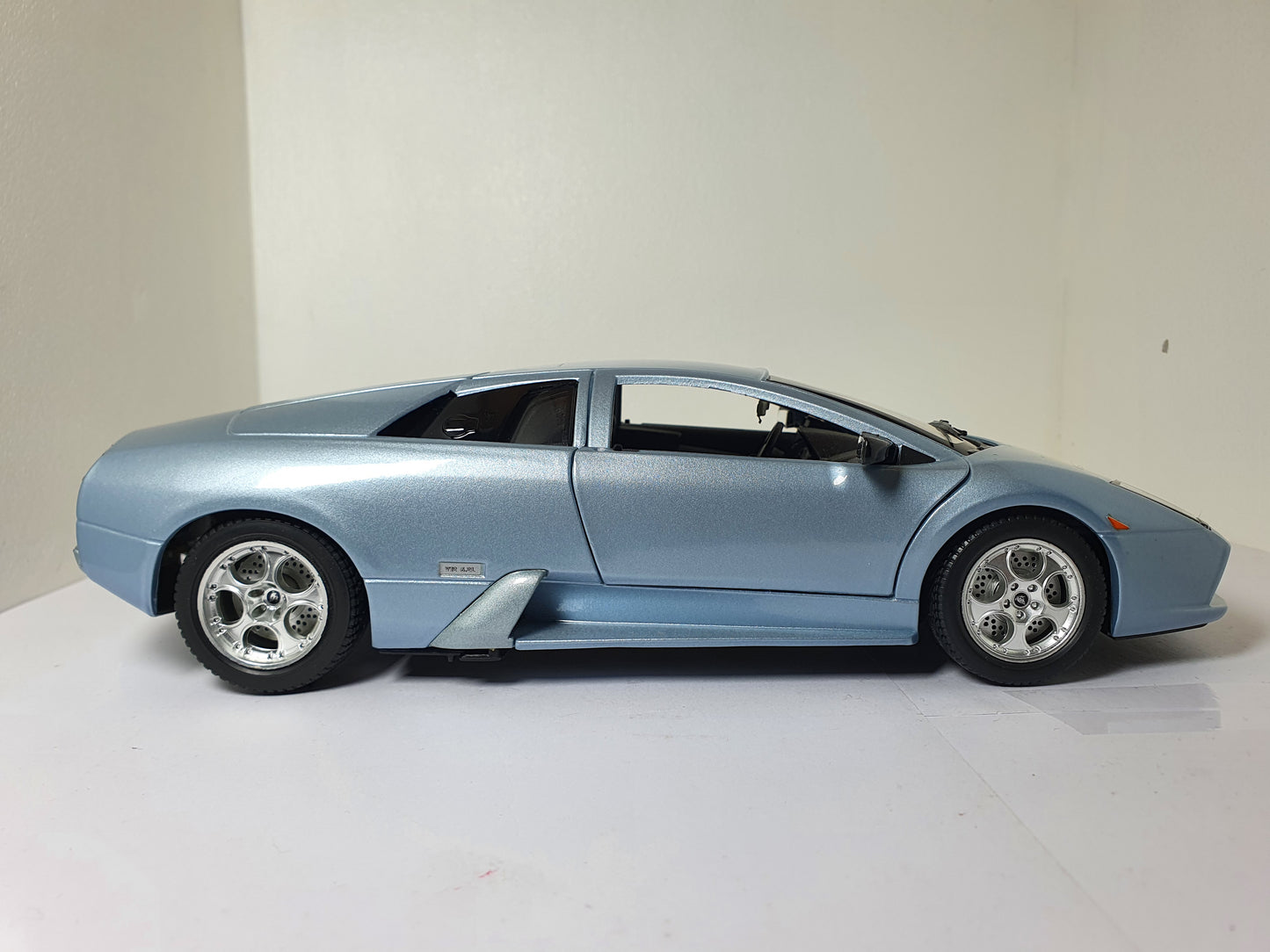 1:18 Lamborghini Murcielago 3316 ~ Bburago ~ Silver Blue