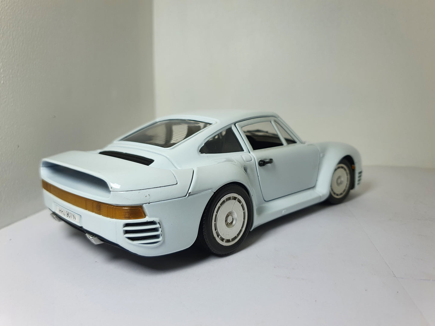 1:18 Porsche 959 ~ Tonka ~ White