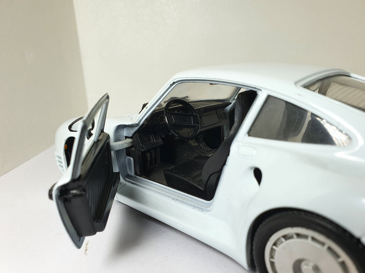 1:18 Porsche 959 ~ Tonka ~ White