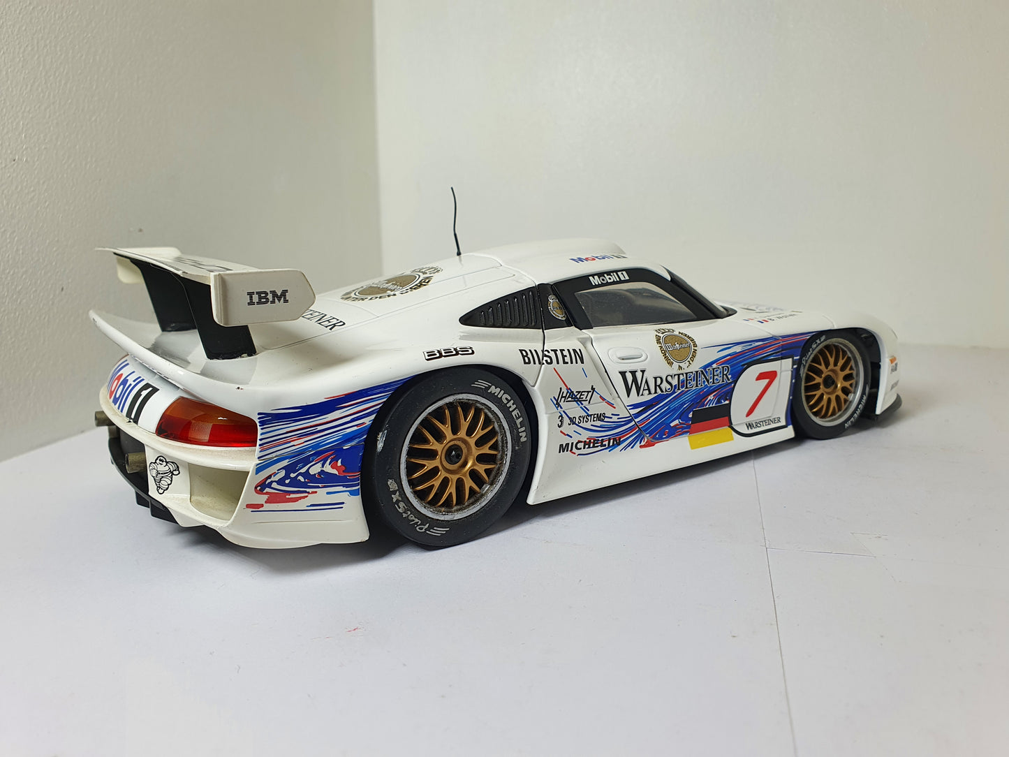 1:18 Porsche 911 GT1 996 ~ UT Models ~ White #7 Warsteiner Livery