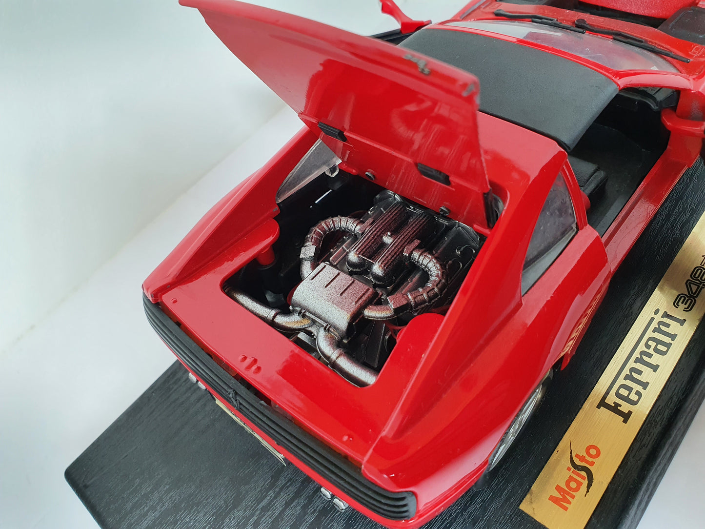 1:18 Ferrari 348 TS ~ Maisto ~ Rosso Corsa