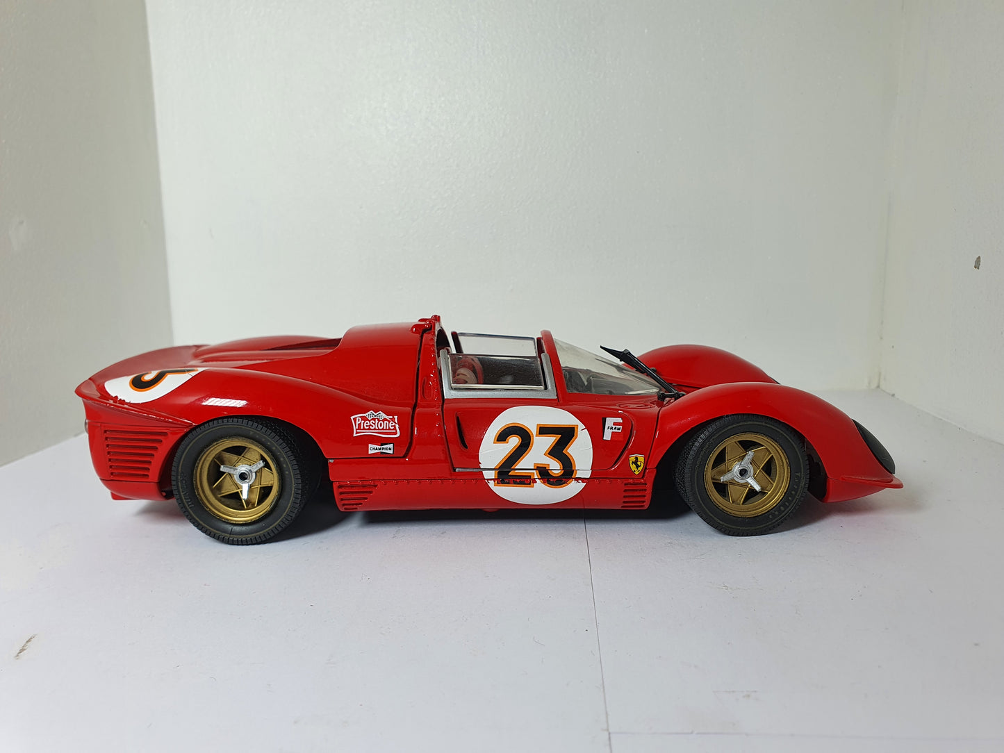 1:18 Ferrari 330 P4 LM