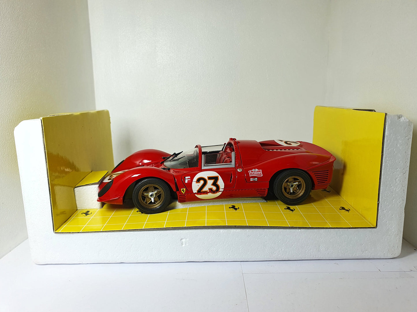 1:18 Ferrari 330 P4 LM