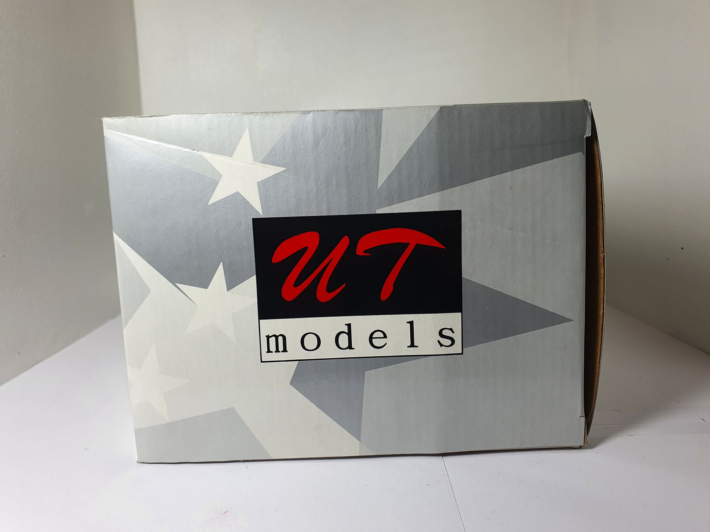 1:18 BMW M3 Cabriolet ~ UT Models ~ Purple