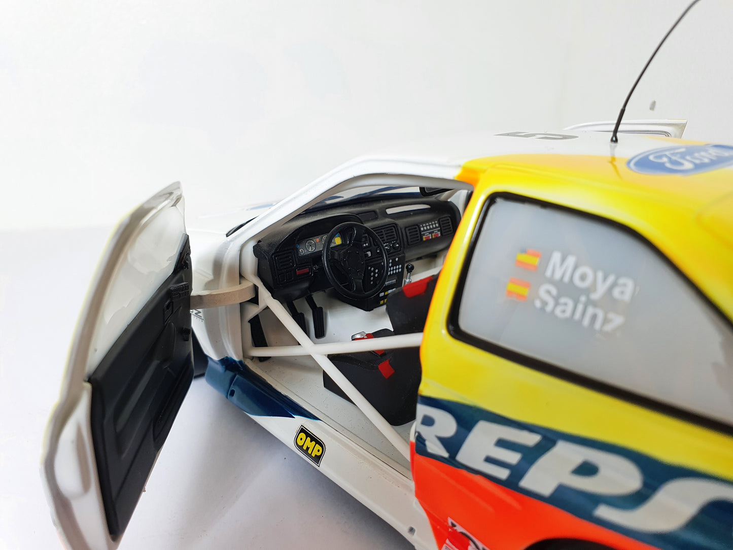 1:18 Ford Escort WRC RAC Rally Repsol ~ UT Models ~ White