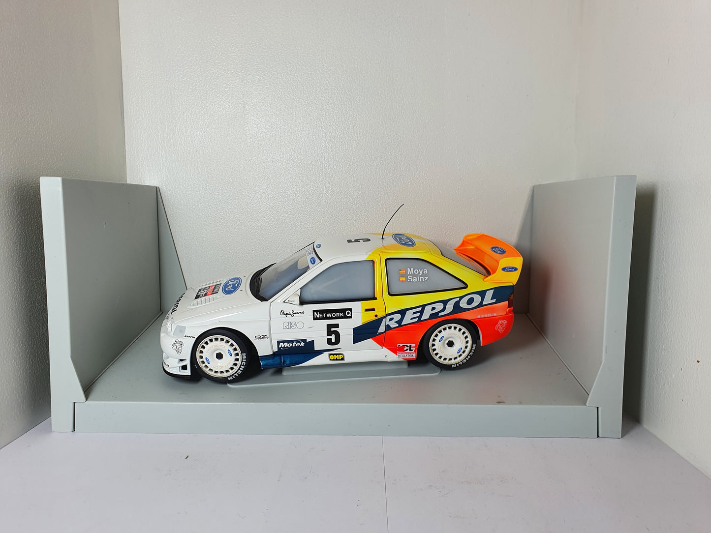 1:18 Ford Escort WRC RAC Rally Repsol ~ UT Models ~ White