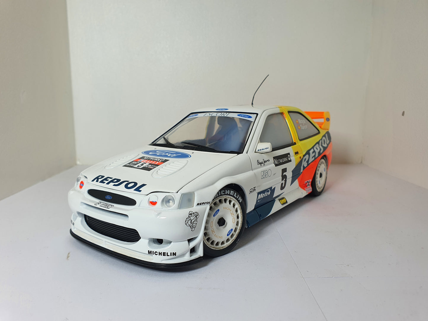 1:18 Ford Escort WRC RAC Rally Repsol ~ UT Models ~ White