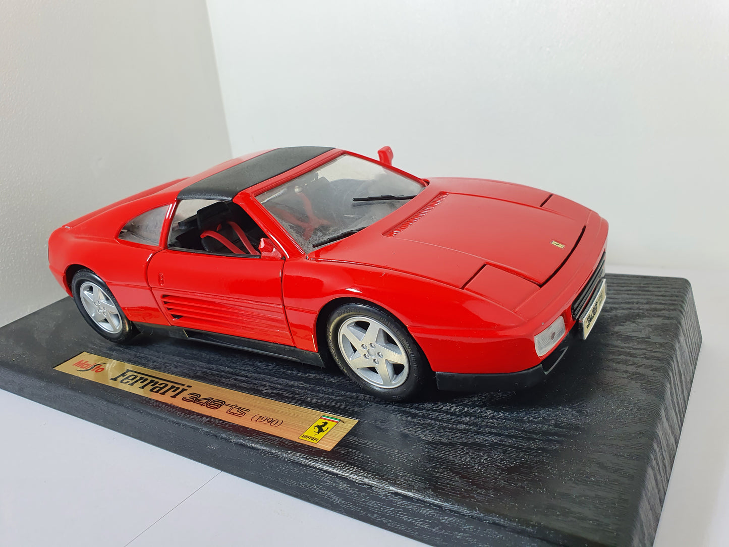 1:18 Ferrari 348 TS ~ Maisto ~ Rosso Corsa