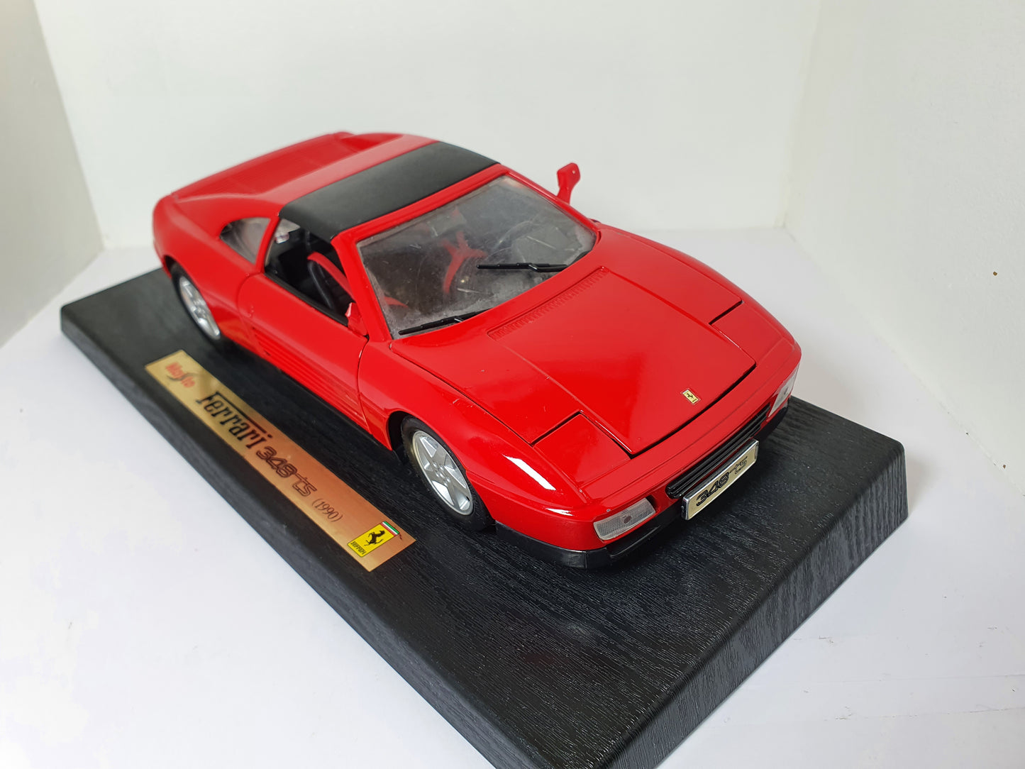 1:18 Ferrari 348 TS ~ Maisto ~ Rosso Corsa
