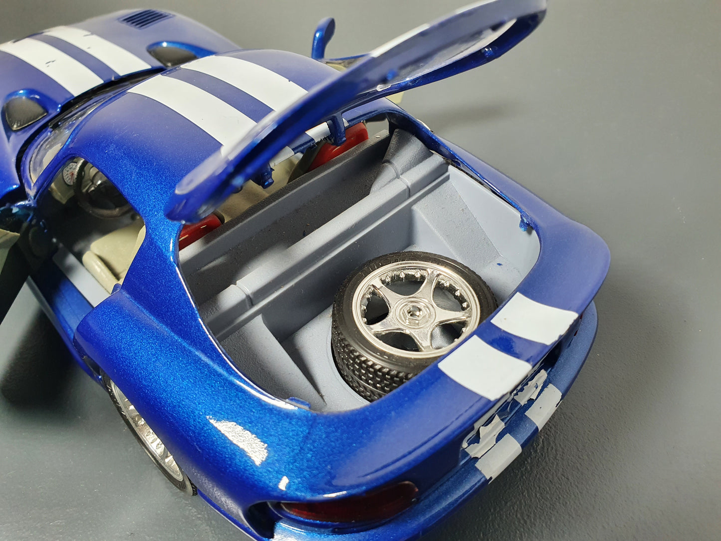 1:18 Dodge Viper GTS-R ~ Bburago ~ Metallic Blue