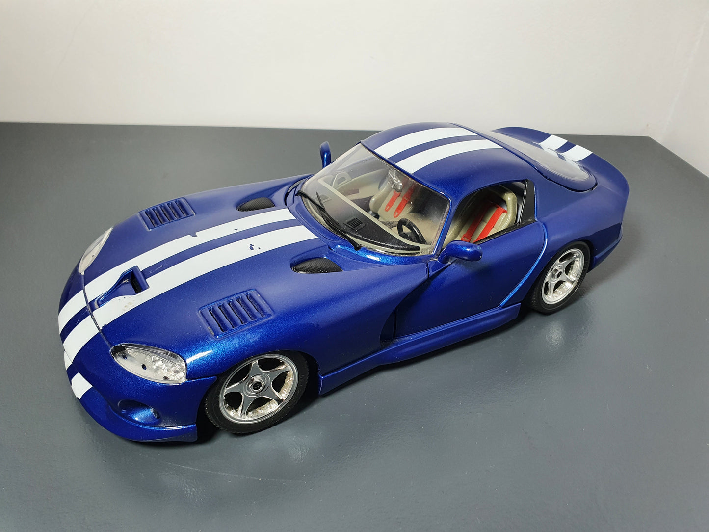 1:18 Dodge Viper GTS-R ~ Bburago ~ Metallic Blue