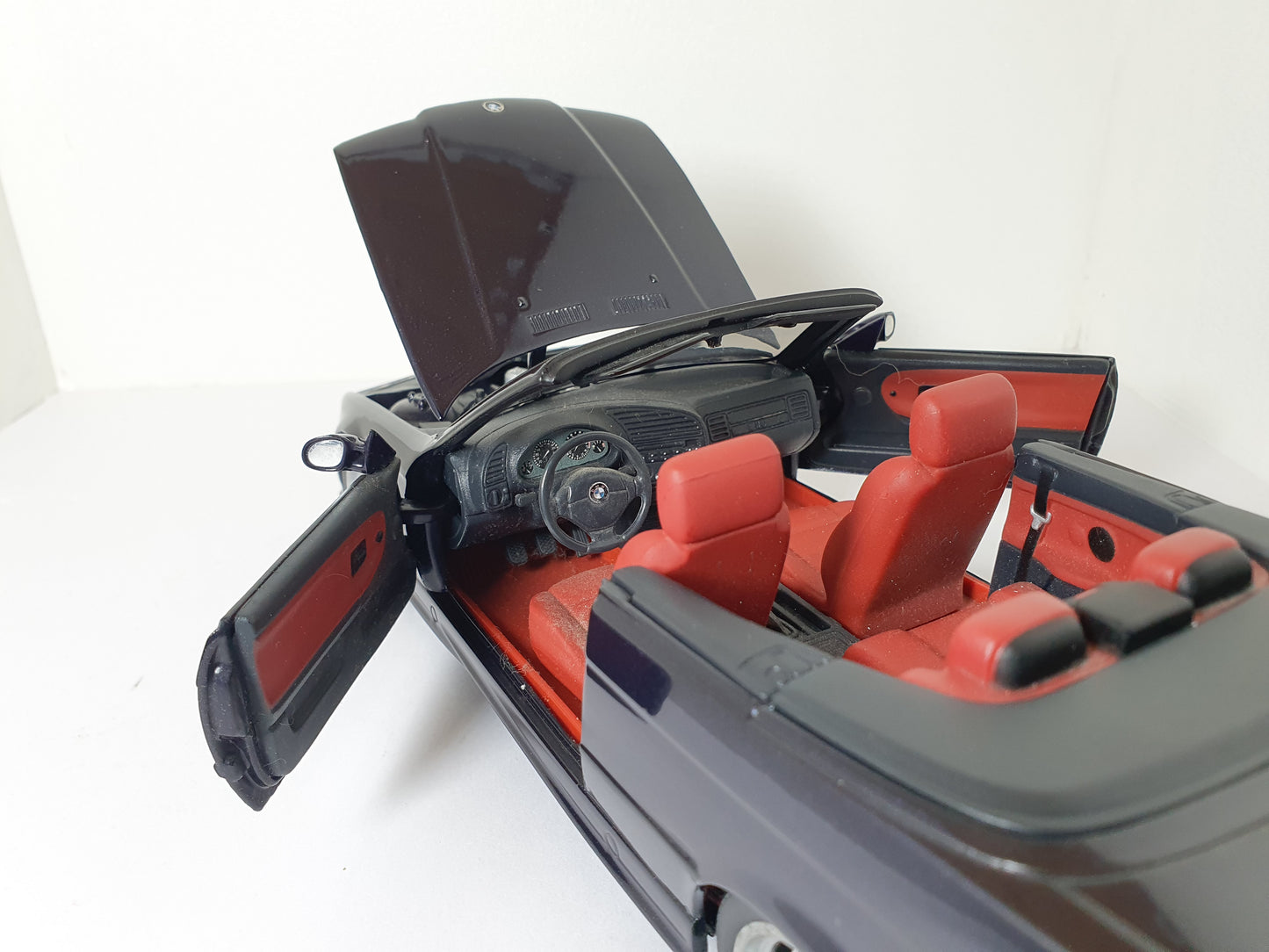 1:18 BMW M3 Cabriolet ~ UT Models ~ Purple