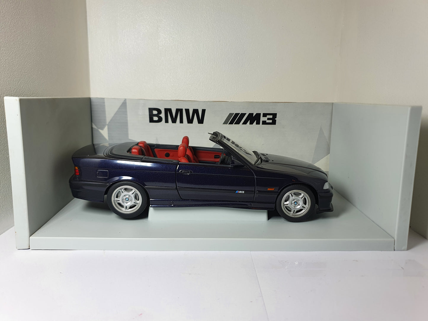 1:18 BMW M3 Cabriolet ~ UT Models ~ Purple