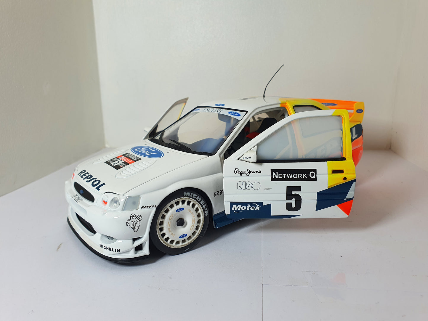 1:18 Ford Escort WRC RAC Rally Repsol ~ UT Models ~ White