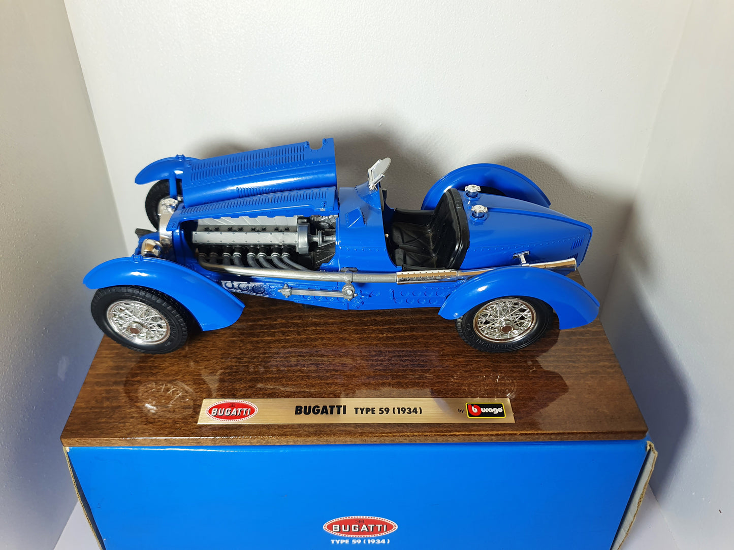 1:18 1934 Bugatti Type 59 W/ Wooden Base ~ Bburago ~ Blue