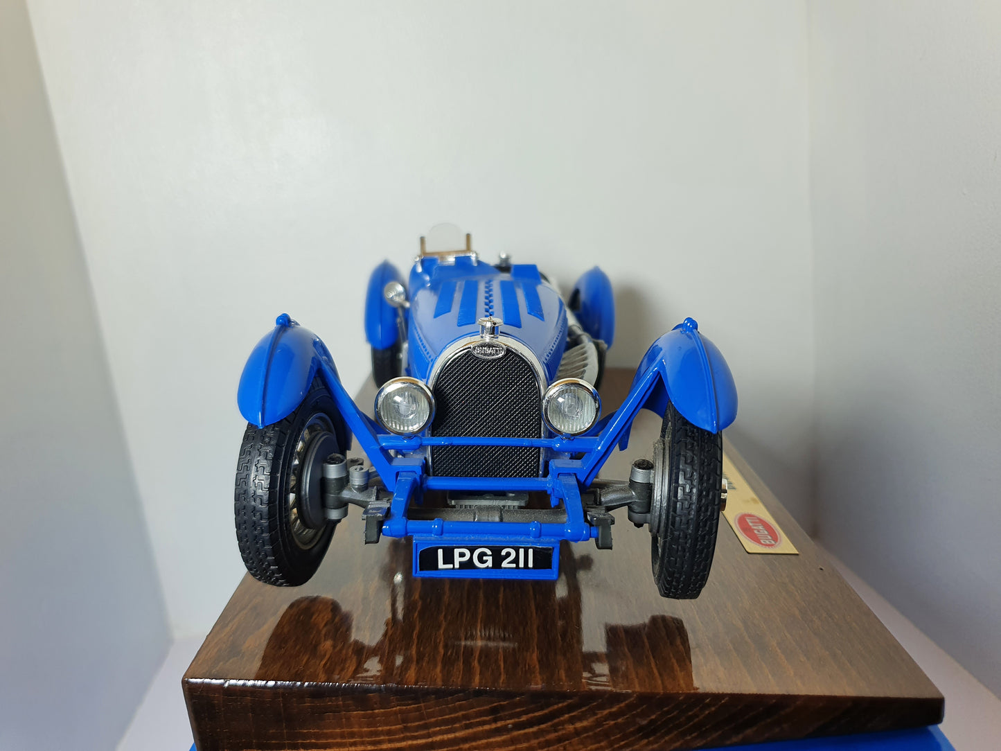 1:18 1934 Bugatti Type 59 W/ Wooden Base ~ Bburago ~ Blue