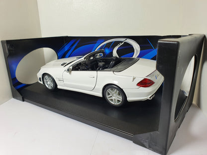 1:18 Mercedes SL63 AMG ~ Maisto ~ White