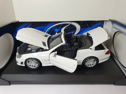 1:18 Mercedes SL63 AMG ~ Maisto ~ White