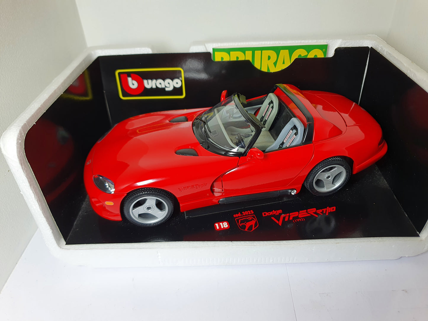 1:18 1992 Dodge Viper RT/10 ~ Red ~ Bburago