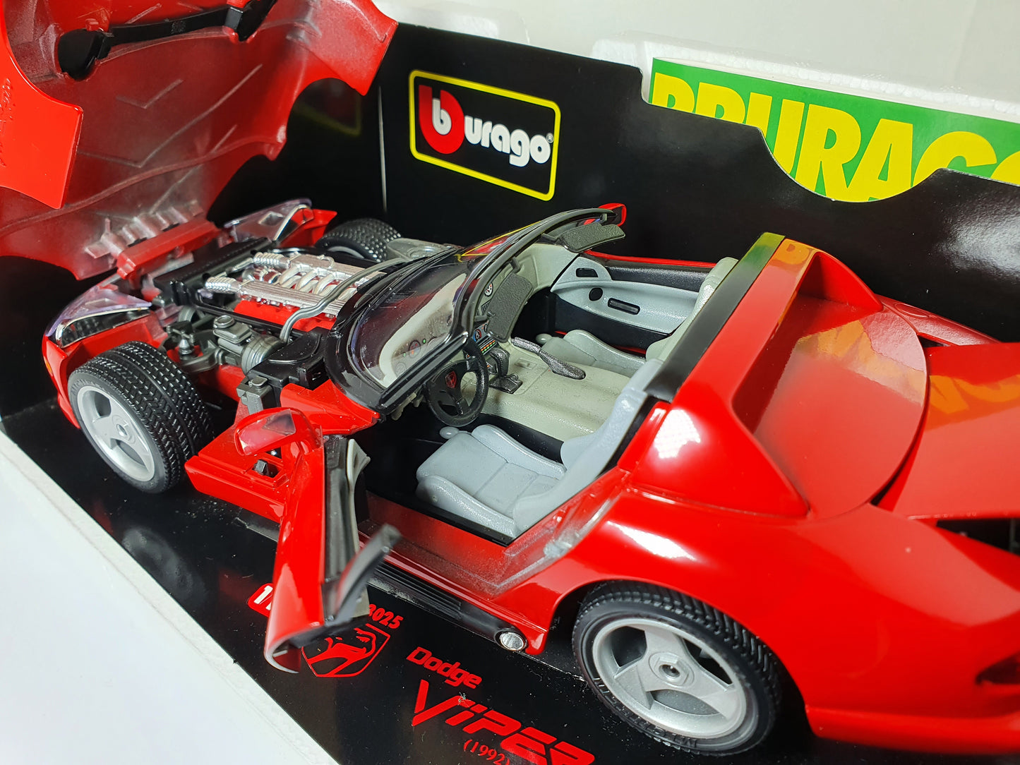 1:18 1992 Dodge Viper RT/10 ~ Red ~ Bburago