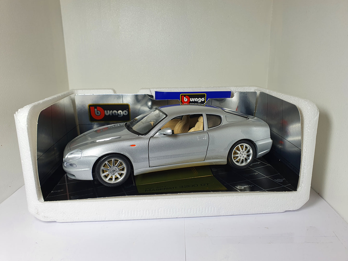 1:18 Maserati 3200 GT ~ Silver ~ Bburago