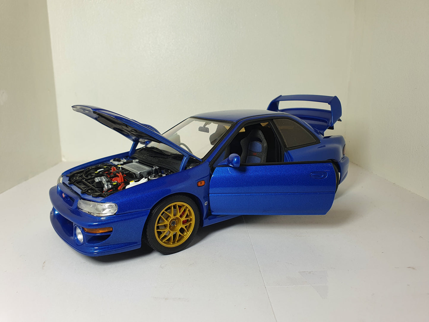 1:18 Subaru Impreza 22B STI ~ Autoart ~ Metallic Blue