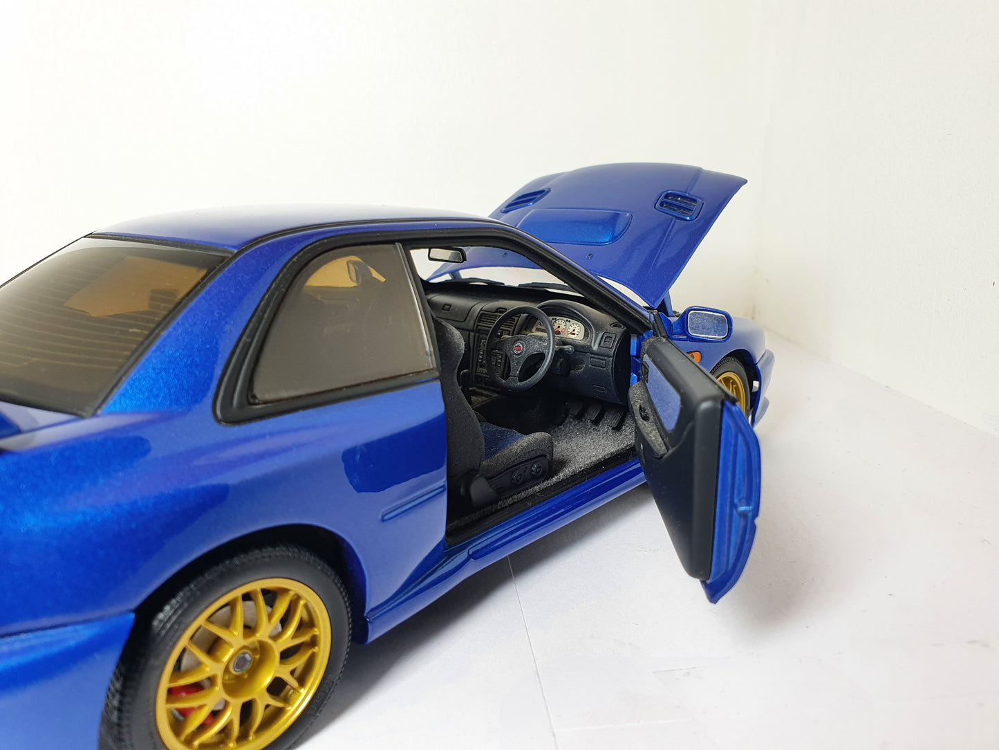 1:18 Subaru Impreza 22B STI ~ Autoart ~ Metallic Blue