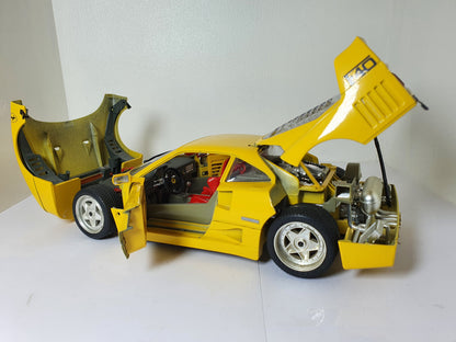 1:18 Ferrari F40 ~ Bburago ~ Yellow