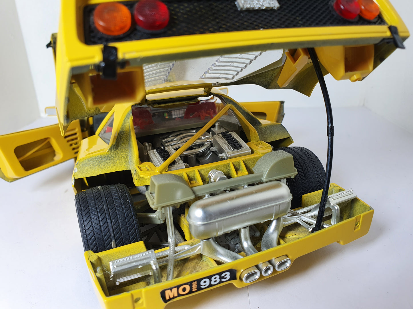 1:18 Ferrari F40 ~ Bburago ~ Yellow