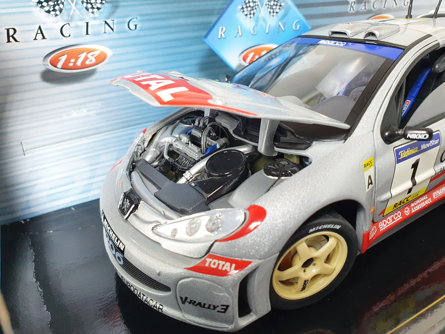 1:18 Peugeot 206 WRC #1 Richard Burns ~ Solido ~ Silver