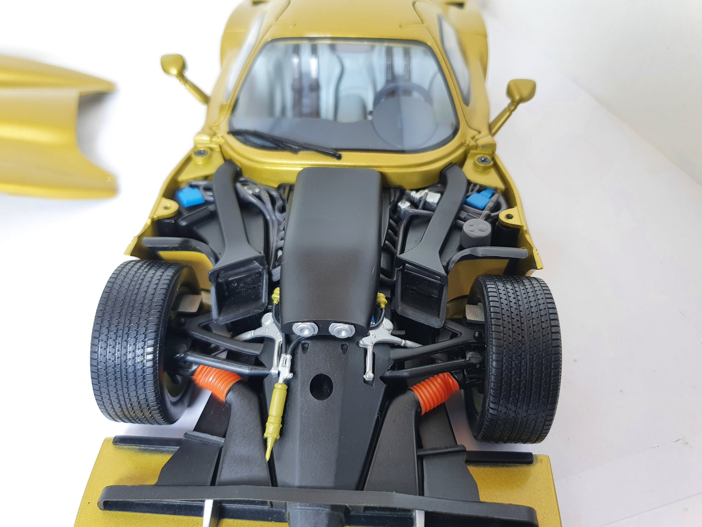 1:18 Panoz Esperante GTR-1 ~ Autoart ~ Gold