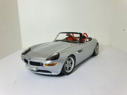 1:18 BMW Z8 ~ Bburago ~ Silver