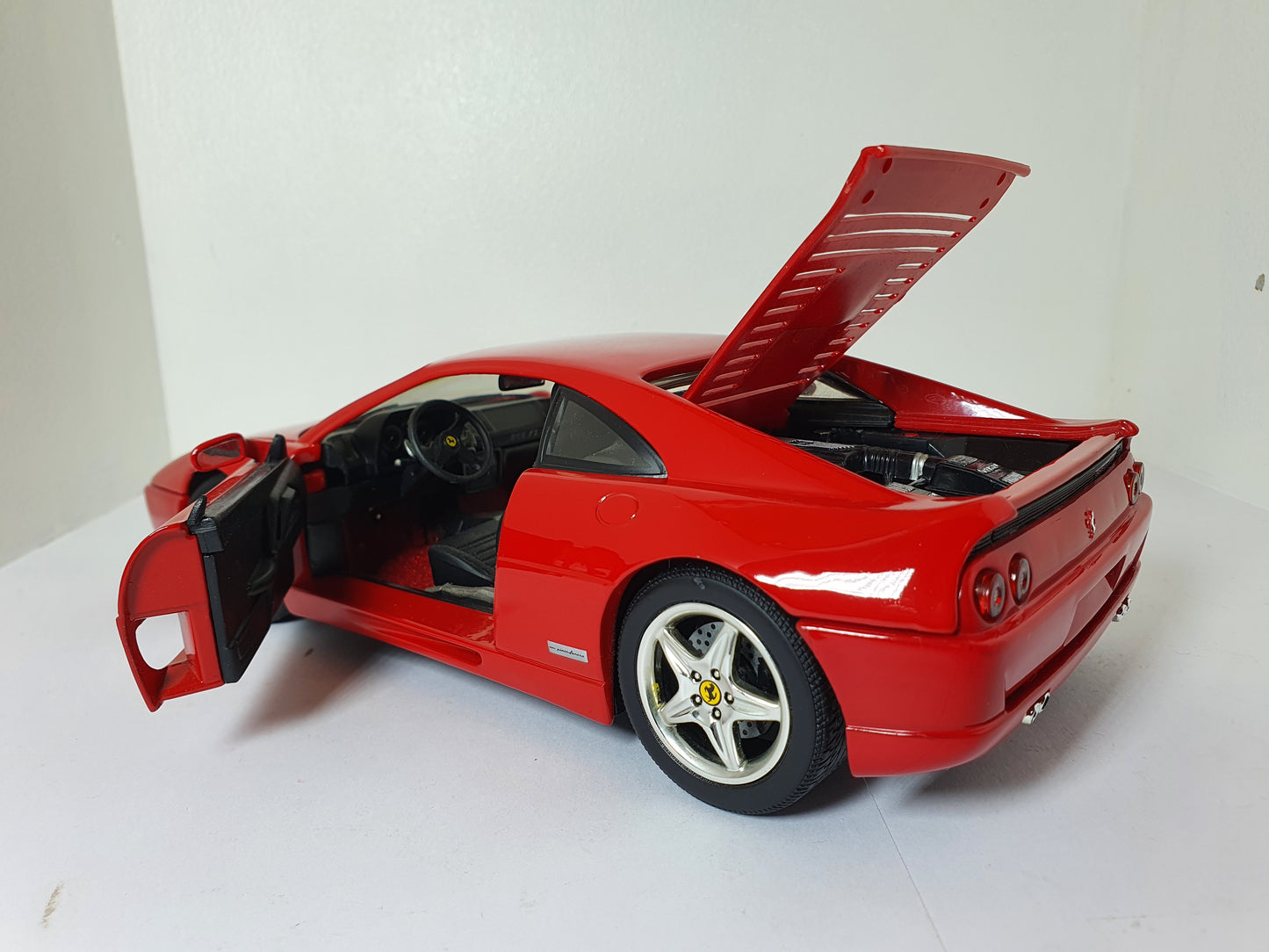 1:18 Ferrari F355 Berlinetta ~ Hot Wheels ~ Rosso Corsa